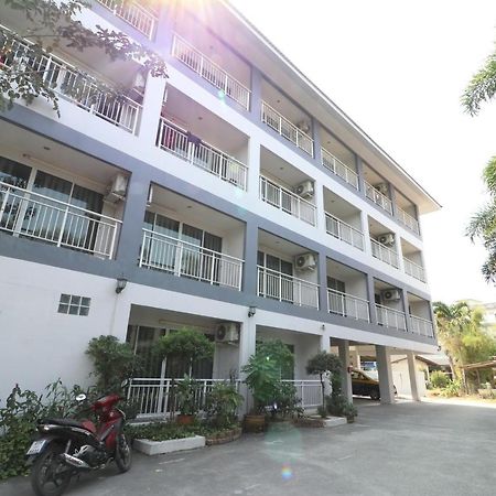 Oyo 75389 Pandora House Hotel Pattaya Exterior foto