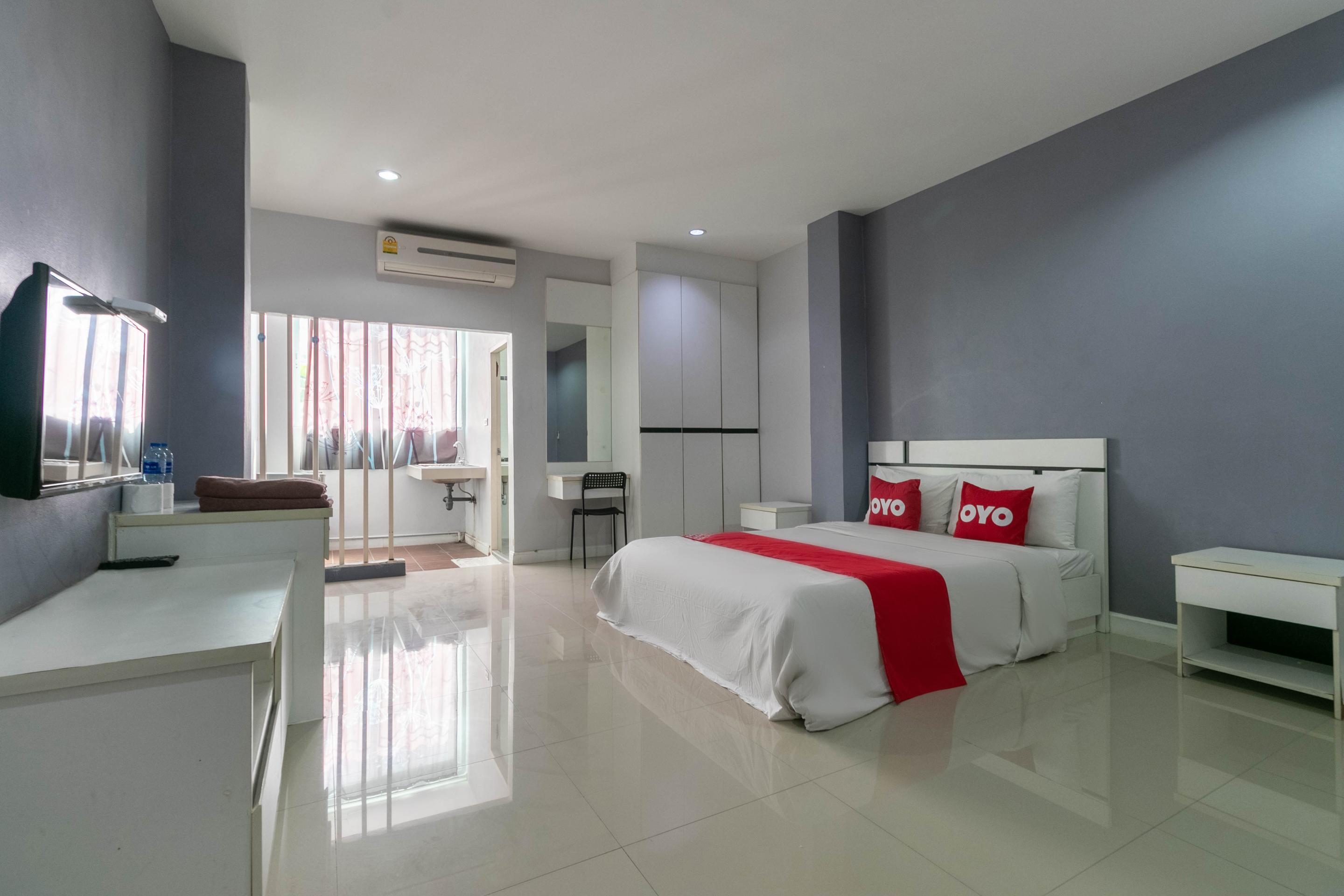 Oyo 75389 Pandora House Hotel Pattaya Exterior foto