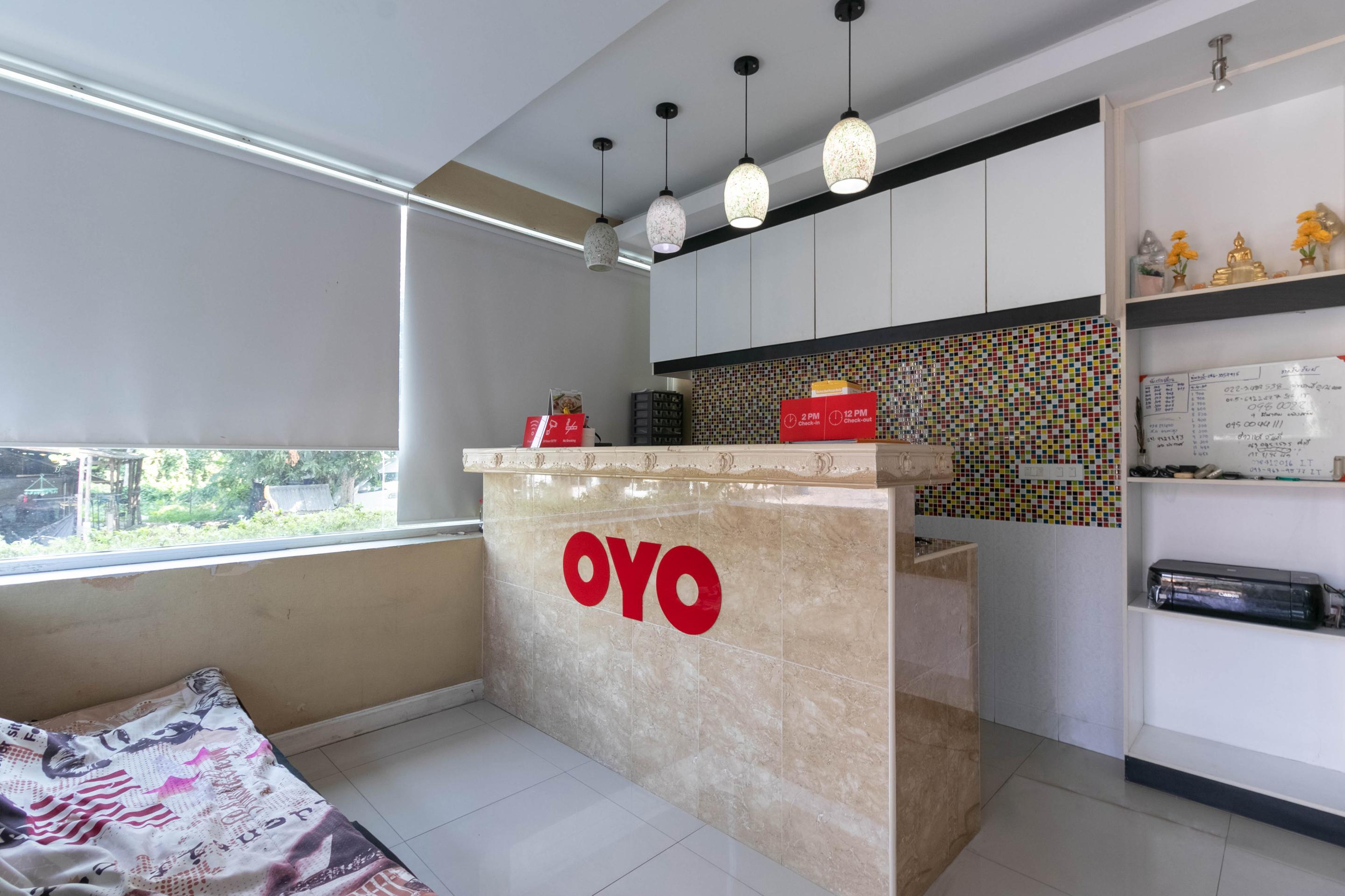 Oyo 75389 Pandora House Hotel Pattaya Exterior foto