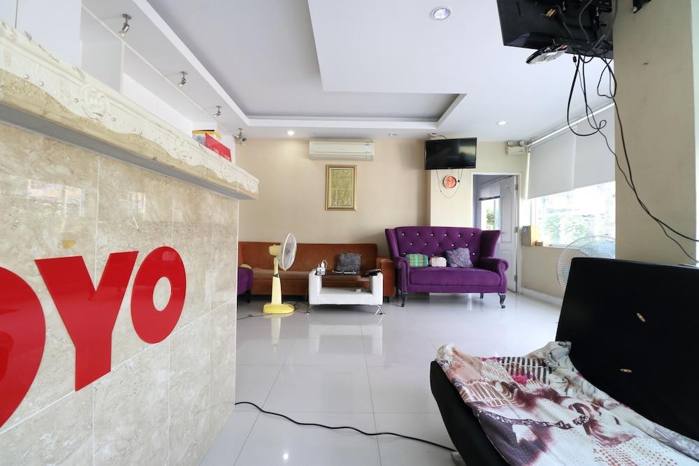 Oyo 75389 Pandora House Hotel Pattaya Exterior foto