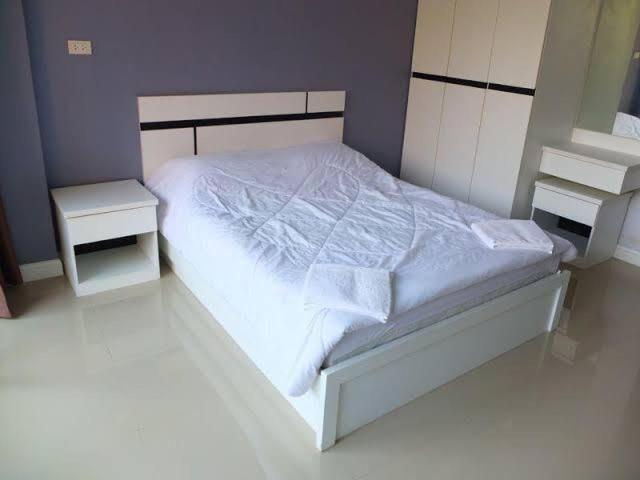 Oyo 75389 Pandora House Hotel Pattaya Exterior foto